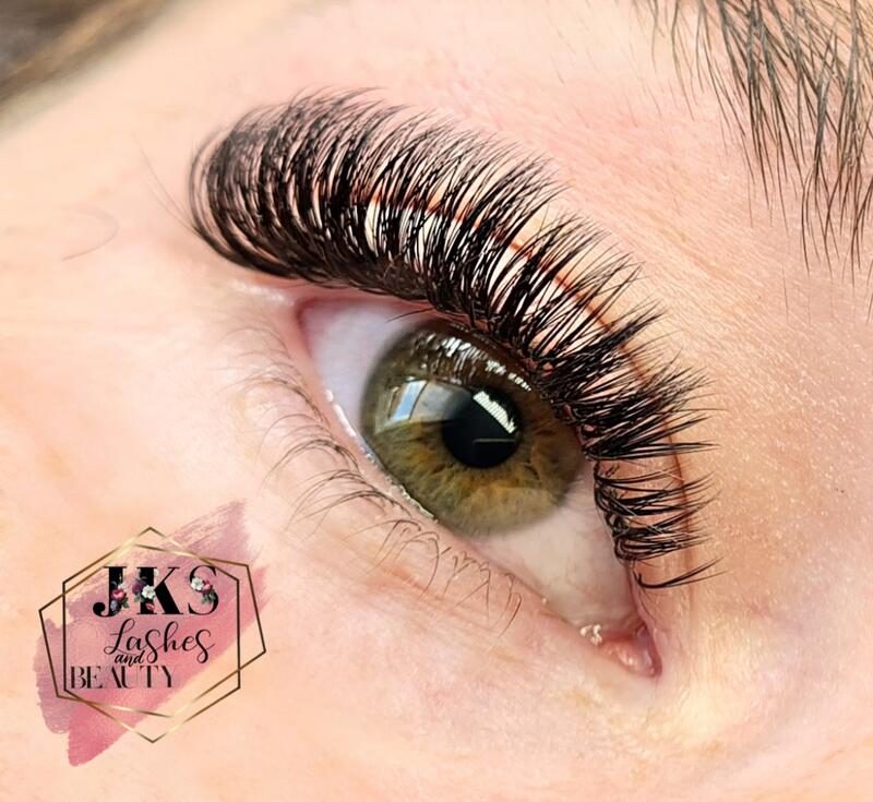 Full volume lash extensions